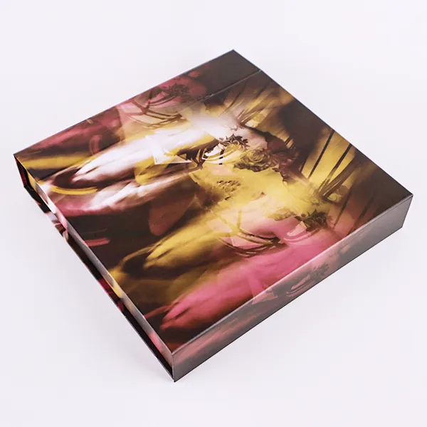 దుస్తులు బహుమతి పెట్టెలు